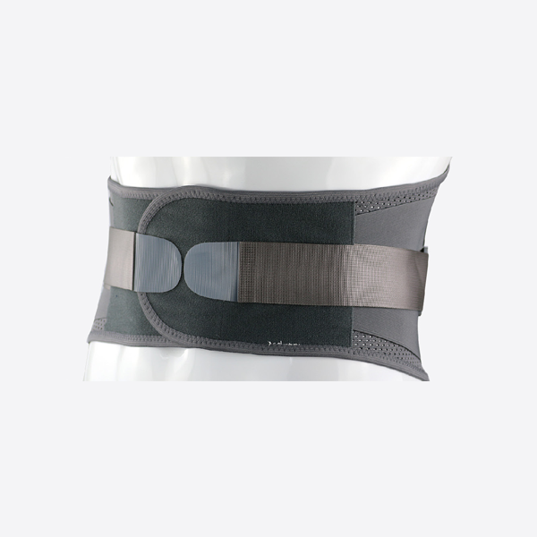 Designed with elastic mesh fabric, this waist support ensures airflow and comfort, relieving muscle fatigue and supporting recovery from back strain or injury.