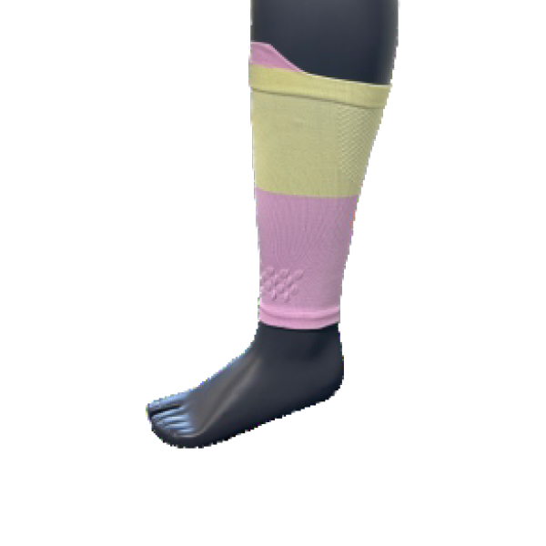 This compression calf sleeve improves muscle stability and reduces vibration during running and training. 