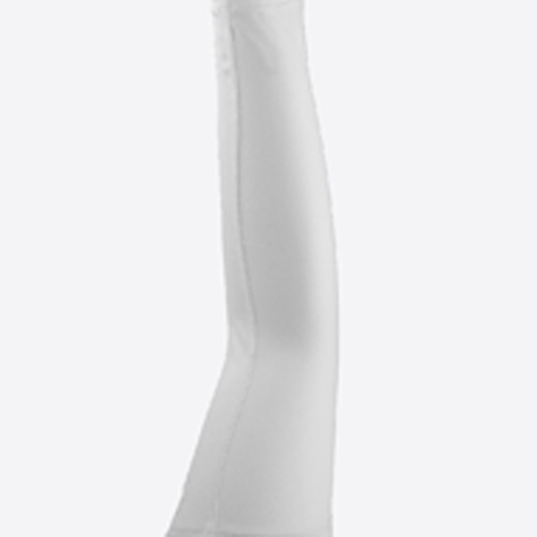 Designed for breathability, this arm sleeve helps manage moisture and regulate temperature. It keeps your skin dry and comfortable during workouts and outdoor sports activities.