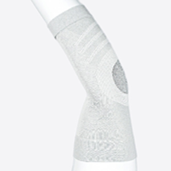 This elastic arm sleeve offers breathable comfort and moisture control during exercise. It keeps you dry and supported during running, basketball, and strength training activities.