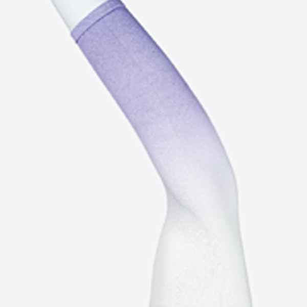 This arm protect offers breathable comfort and moisture management during exercise. It supports flexible movement while maintaining protection in fitness training and outdoor spo