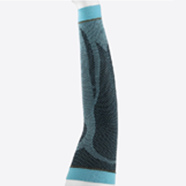 Designed with breathable materials, this arm sleeve keeps you dry and comfortable. It reduces sweat buildup and ensures a lightweight feel for extended wear in any activity.