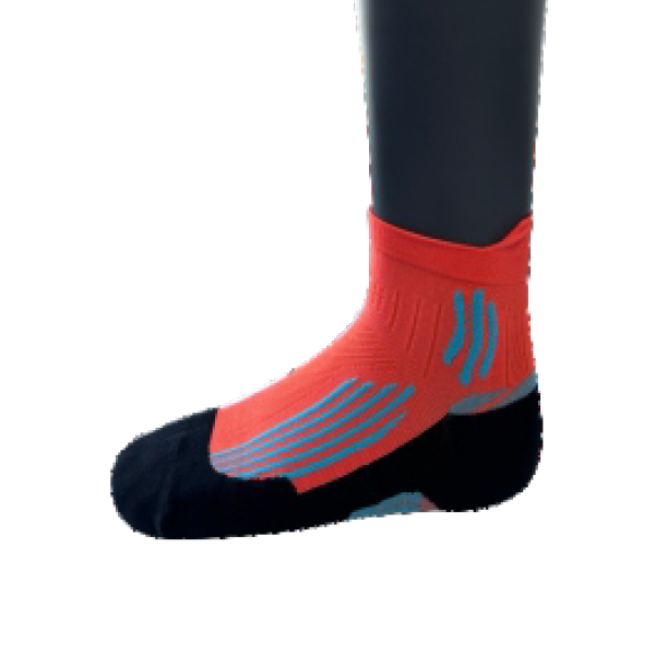 These Moisture-wicking Sports Socks feature ventilated panels and soft padding to maintain dryness, comfort, and stability during sports or training.