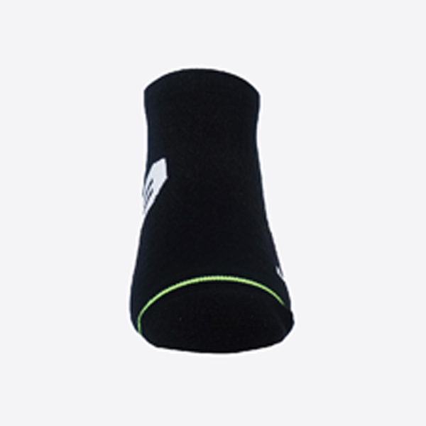 Designed with cushioning support, these socks help absorb impact during running. They reduce pressure on feet and improve comfort during training and long-distance runs.