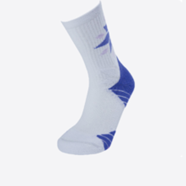 Designed with moisture-wicking and breathable structure, these socks keep feet dry and comfortable. Ideal for basketball training and competition with all-day freshness and ventilation.