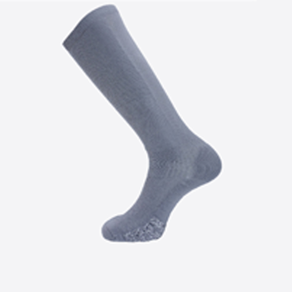 These Unisex Breathable Football Socks offer breathable fabric and gentle cushioning to keep feet comfortable and dry during training, practice, or casual use.