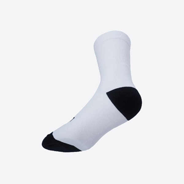 These running socks provide a secure fit and anti-slip support, helping enhance stability and reduce friction for smoother, more confident running performance.