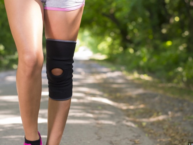 Could Knee Sleeves Be the Simple Answer to Daily Knee Strain