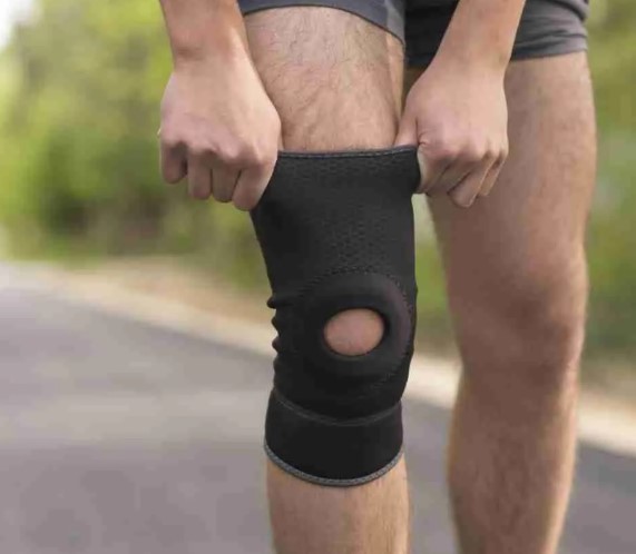 Silicone Knee Support Wholesaler, Black Knee Support Exporter, Supply Wrap Around Knee Support