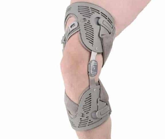 How Can Better Sleep Positions Help Ease Hip and Knee Pain